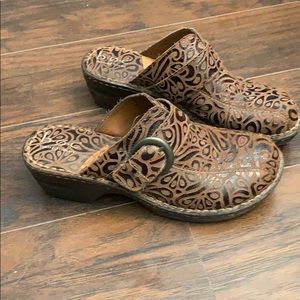BOC Brown Clogs Size 9